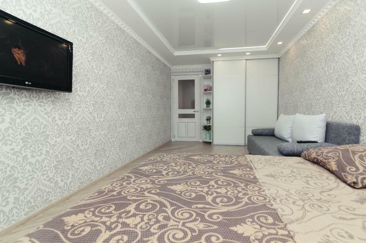Luxury Apart-Hotel On Kondrateva Street Sumy Esterno foto