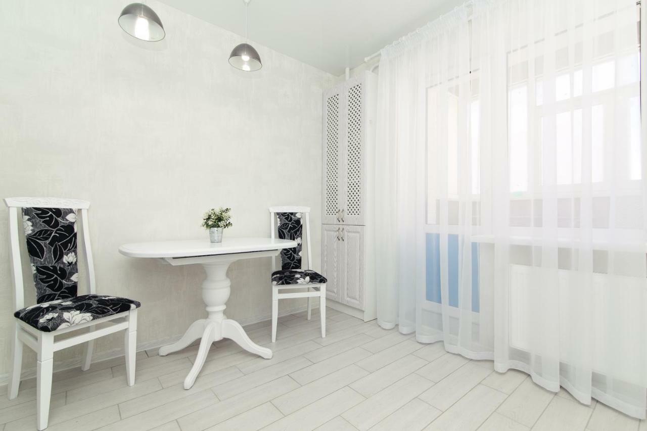 Luxury Apart-Hotel On Kondrateva Street Sumy Esterno foto