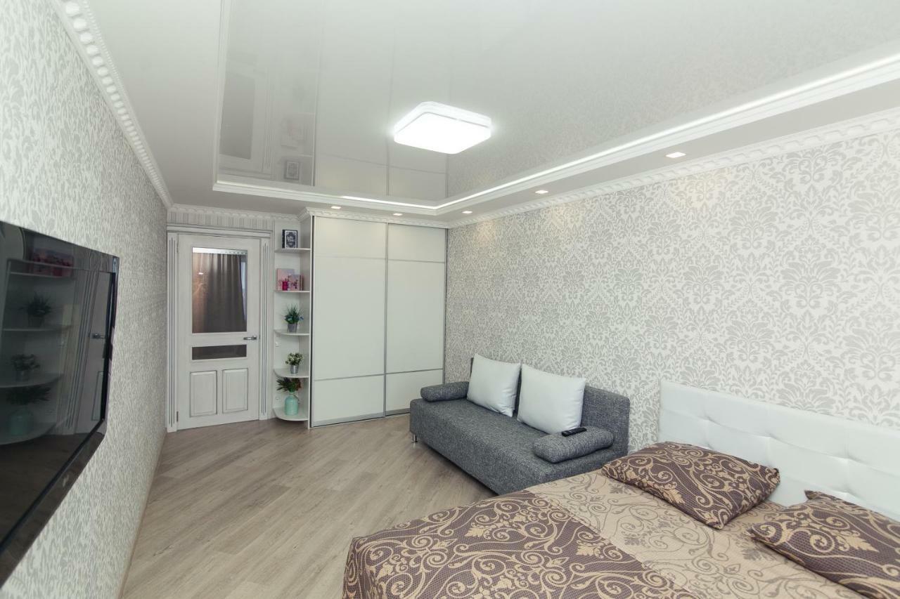 Luxury Apart-Hotel On Kondrateva Street Sumy Esterno foto